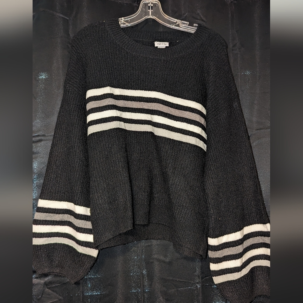 NWT Rue21 Striped Puff Sleeve Sweater